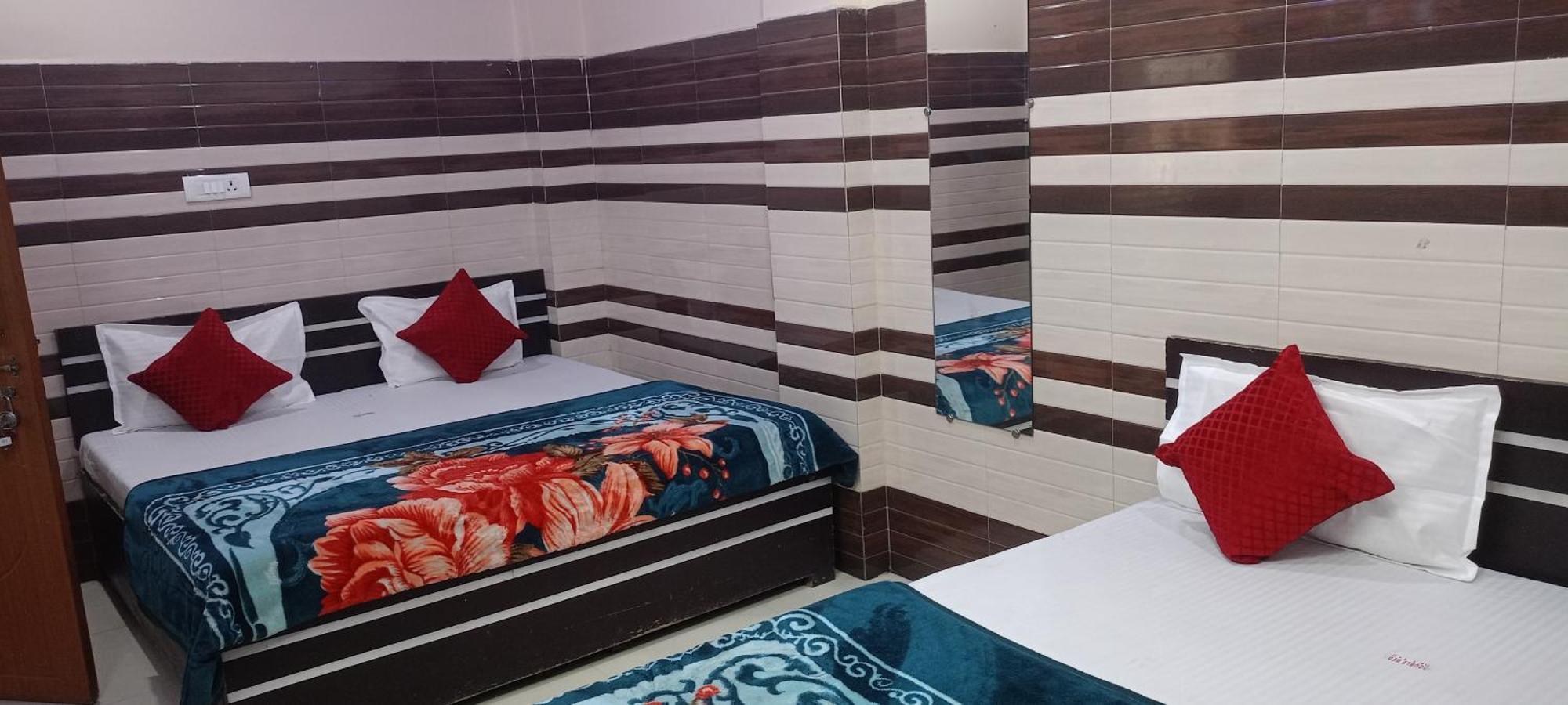 New Gayatri Palace Near Prem Mandir Vrindávan Kültér fotó