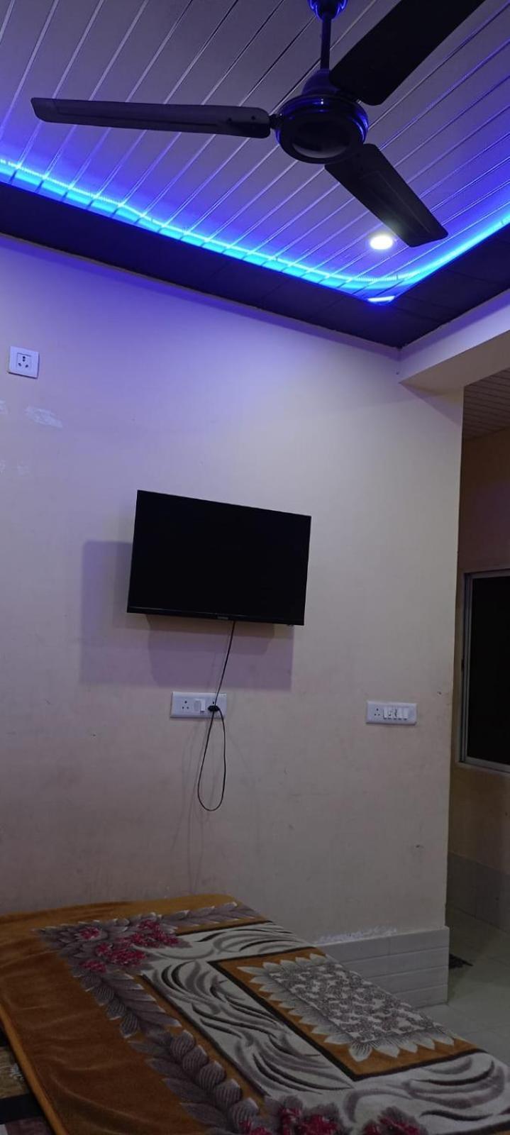 New Gayatri Palace Near Prem Mandir Vrindávan Kültér fotó